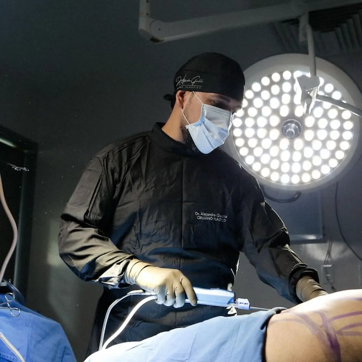 Detectan 80 cirujanos falsos en Puebla
