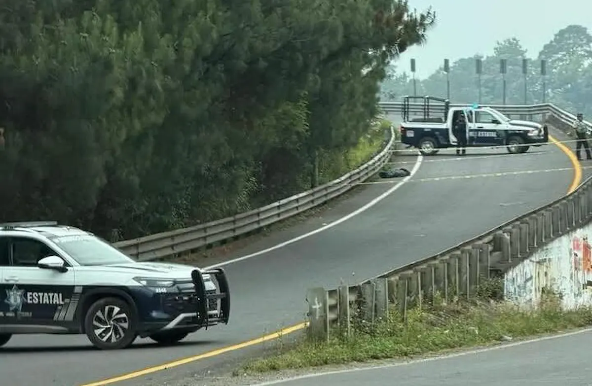 Localizan cuerpo encomiado en la México Tuxpan a la altura de Huauchinango