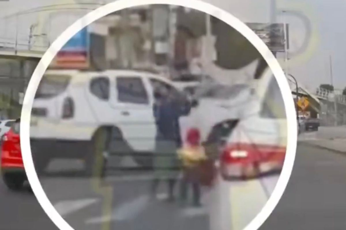 Motociclista atropella a un niño frente a Walmart San Manuel