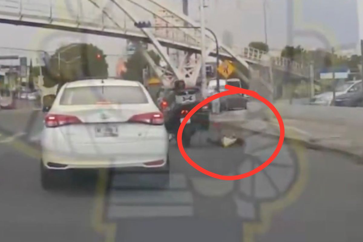 Motociclista atropella a un niño frente a Walmart San Manuel