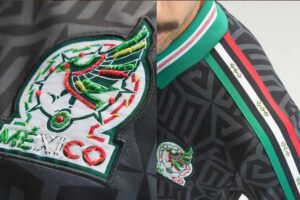 Artesanas de Puebla bordan la nueva playera de México