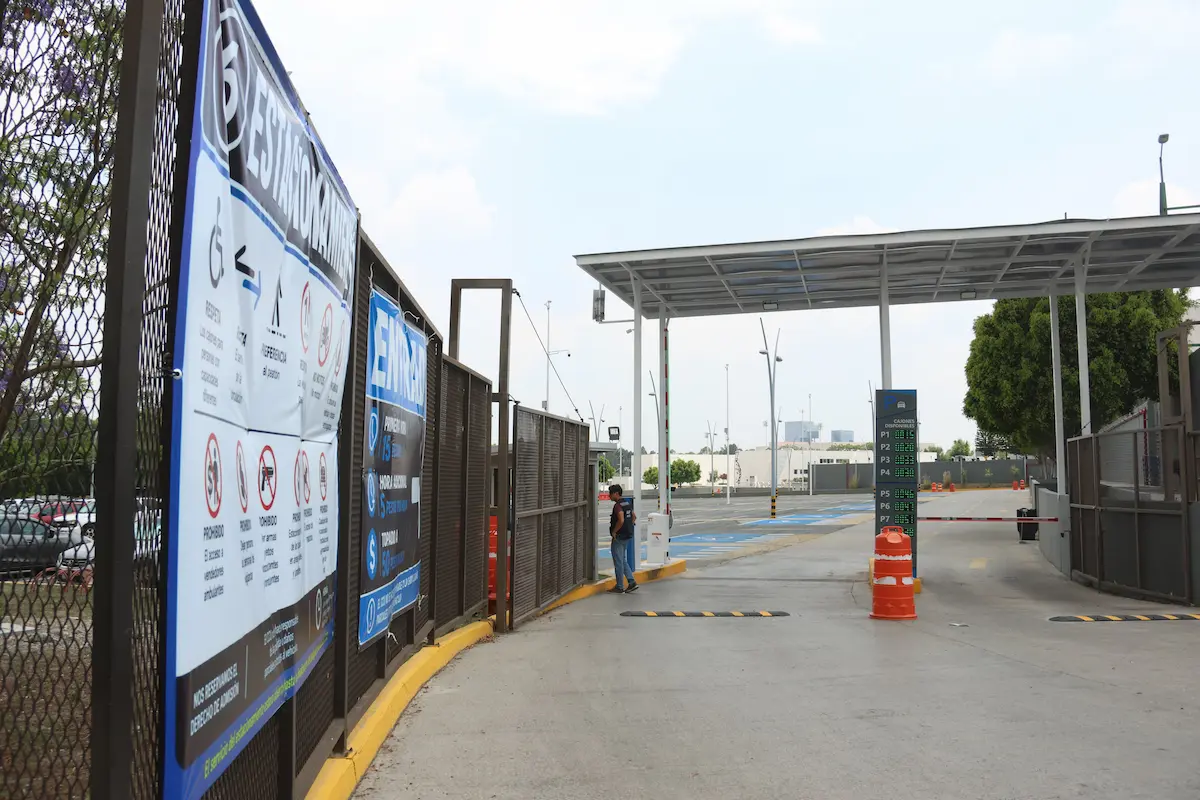Estacionamiento 6 del CCU cobrará a quienes vayan a Finanzas o al Hospital Ángeles