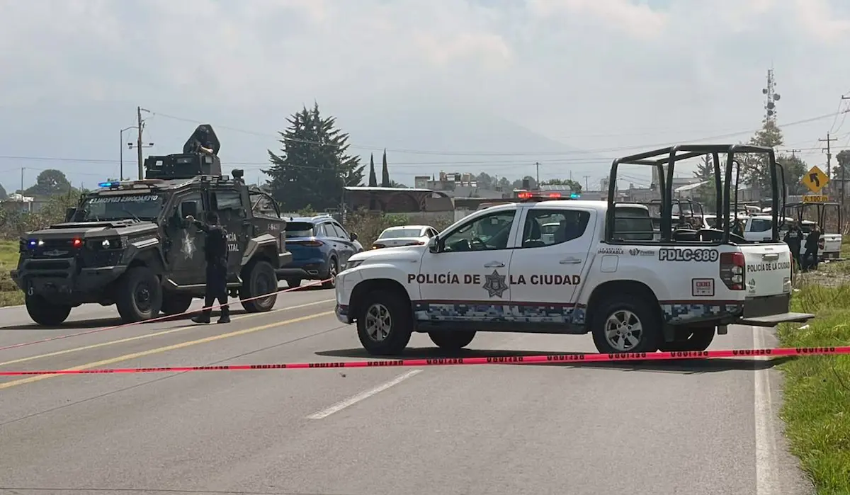 Localizan cuerpo maniatado y encobijado en Canoa