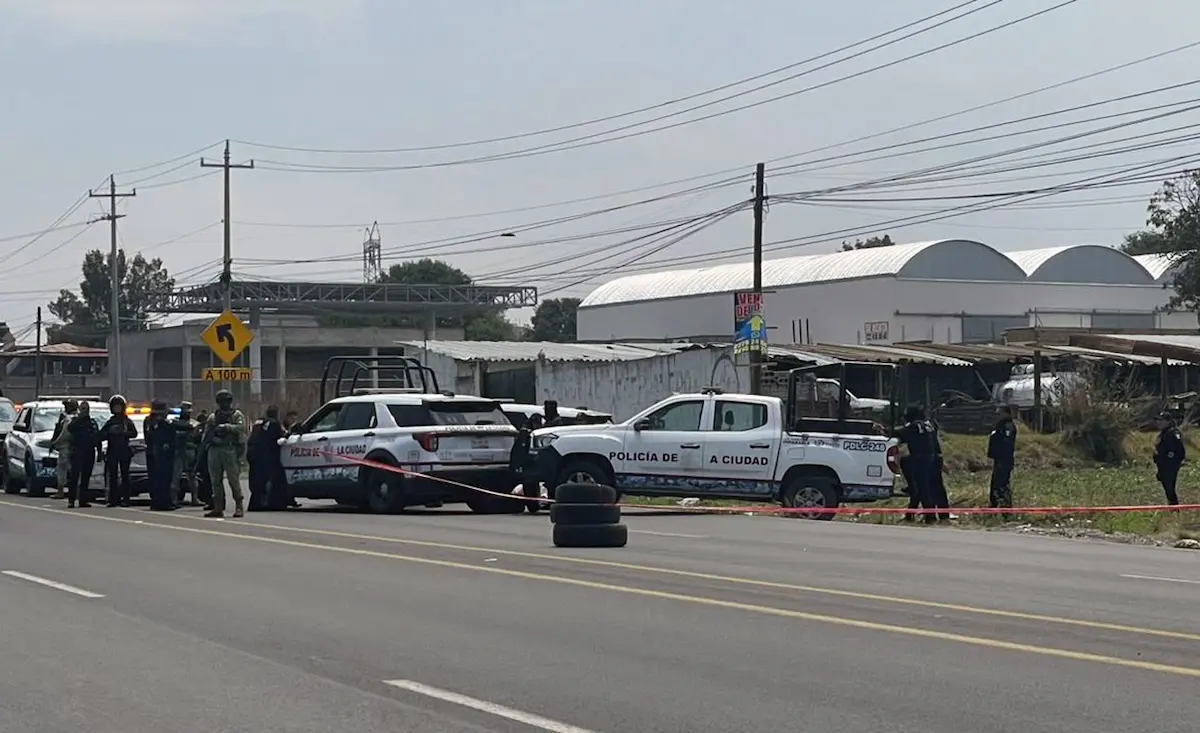 Localizan cuerpo maniatado y encobijado en Canoa