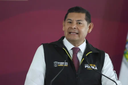 Amenazan a Alejandro Armenta, gobernador de Puebla