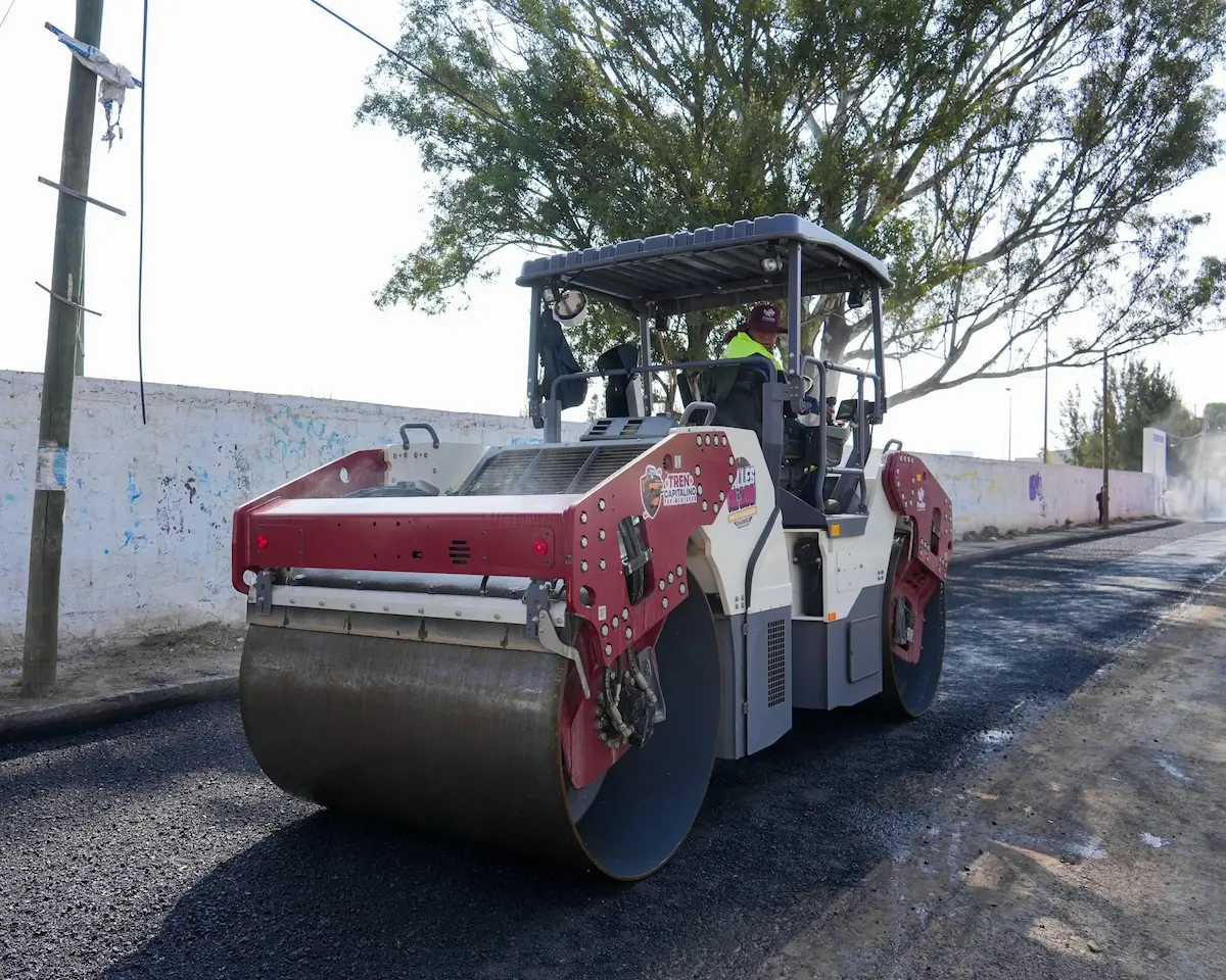 Impulsa Pepe Chedraui mejores vialidades con el Tren Capitalino de Pavimentación