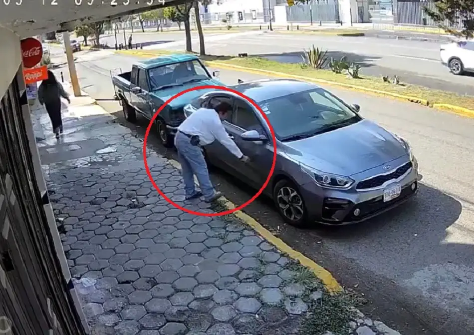 Clausuran miscelánea Géminis: dueño rayó coche de estudiante