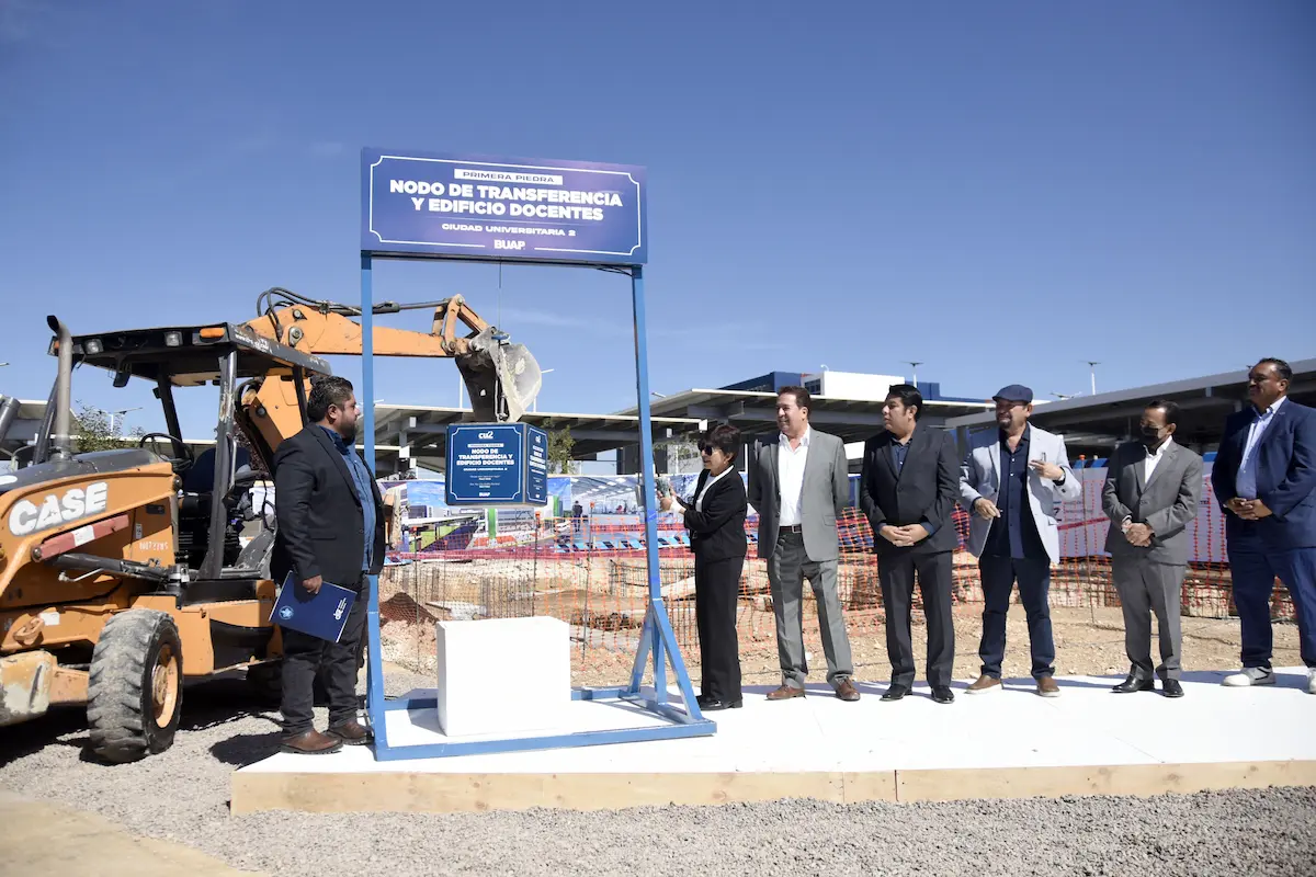 Colocan en CU2 primera piedra para nodo de transferencia y edificio de docentes