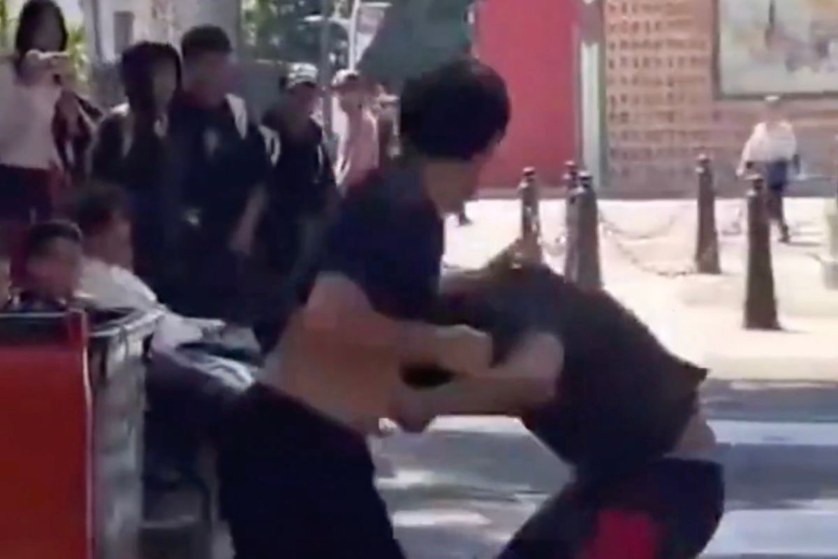 Captan riña en el Paseo Bravo de estudiantes del Colegio Cultural