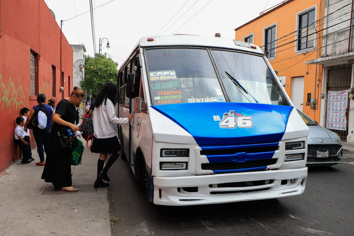 Presidente de la Comisión de Movilidad del Congreso pide eliminar descuento a estudiantes en el transporte