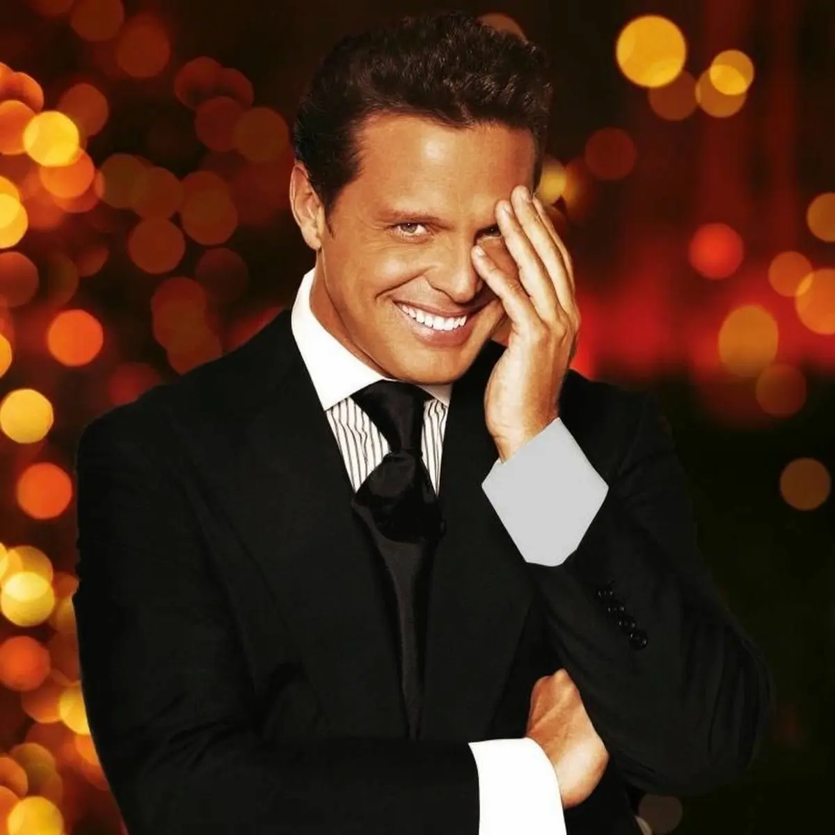 Luis Miguel está hospitalizado
