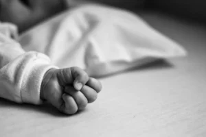 Piden hasta 12 años de cárcel por casos en los que niños mueren por omisión de cuidados de sus padres