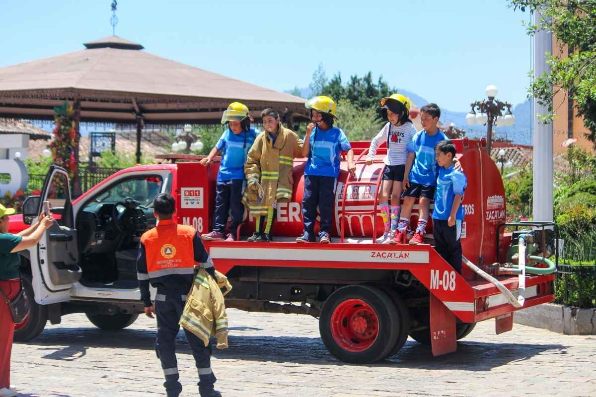 Más de 200 niñas y niños participan en el Día del Pueblito