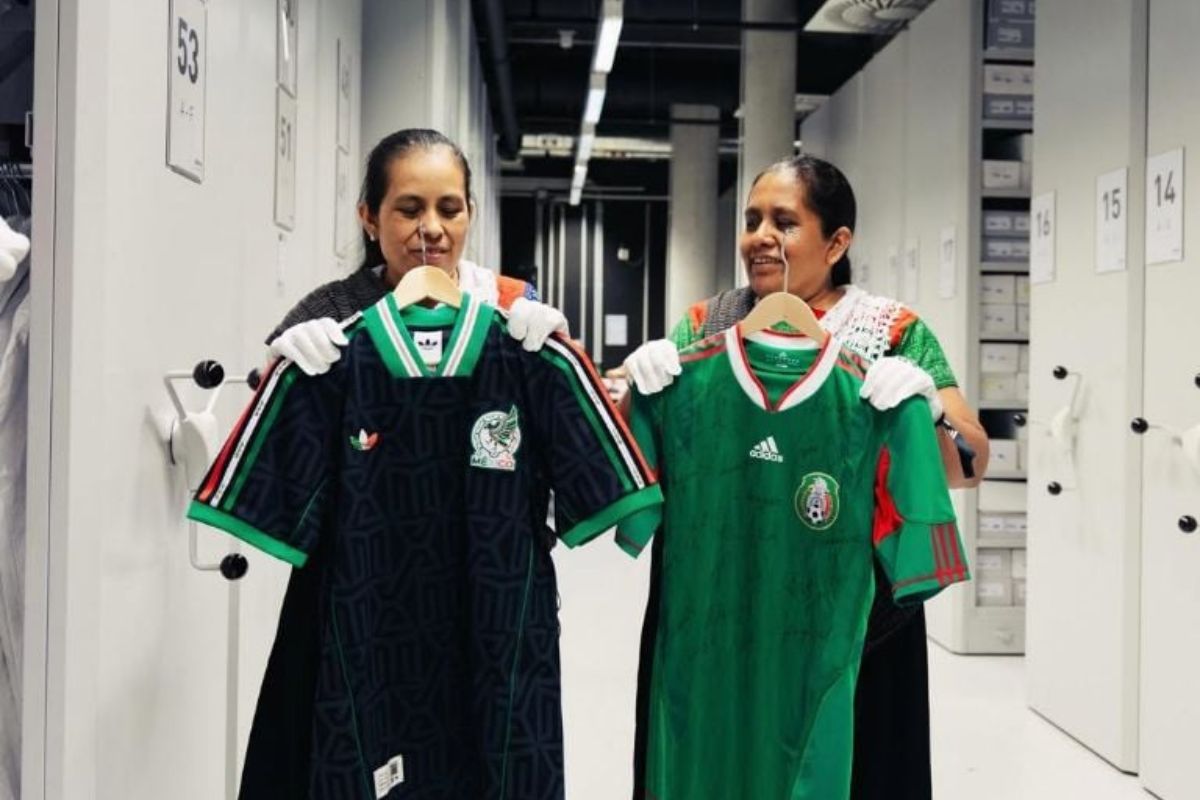 Artesanas de Naupan habrían recibido 36 pesos la hora por bordar playeras de Adidas