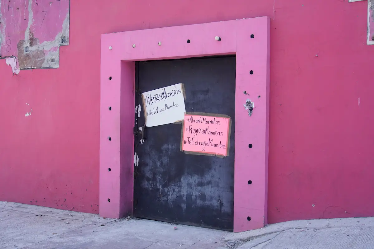 Manifestantes piden el regreso del Mamitas Club Puebla