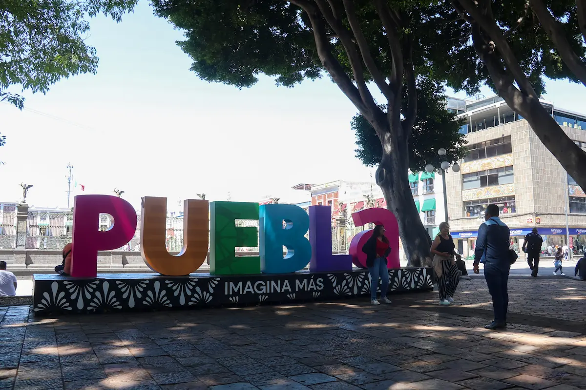 Gobierno estatal promocionará Puebla en aeropuertos de Estados Unidos, además de Spotify y TikTok