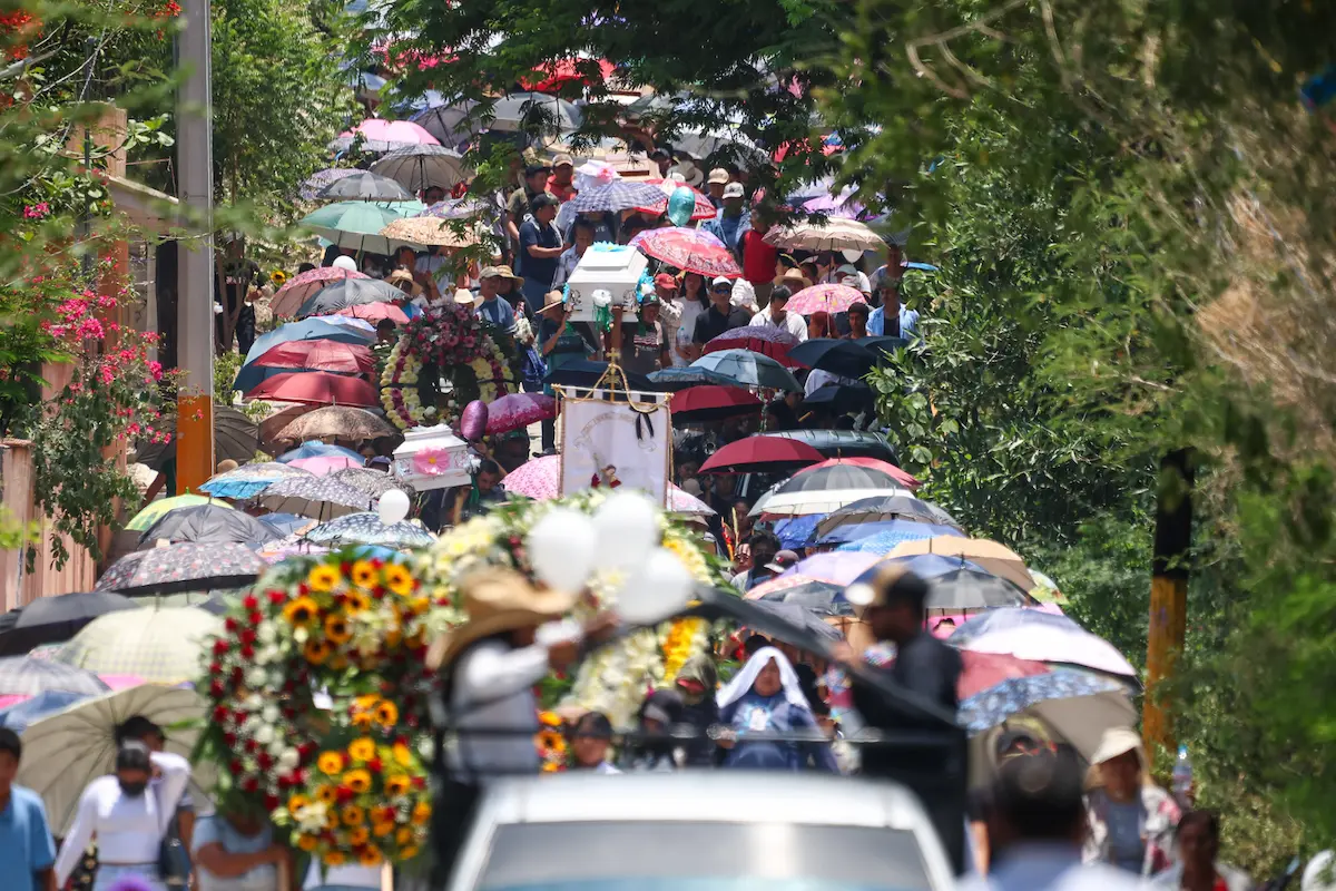 despiden a las víctimas de la masacre en Tehuitzingo