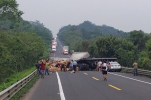 Cierran la México-Tuxpan hoy a la altura de Mecapalapa