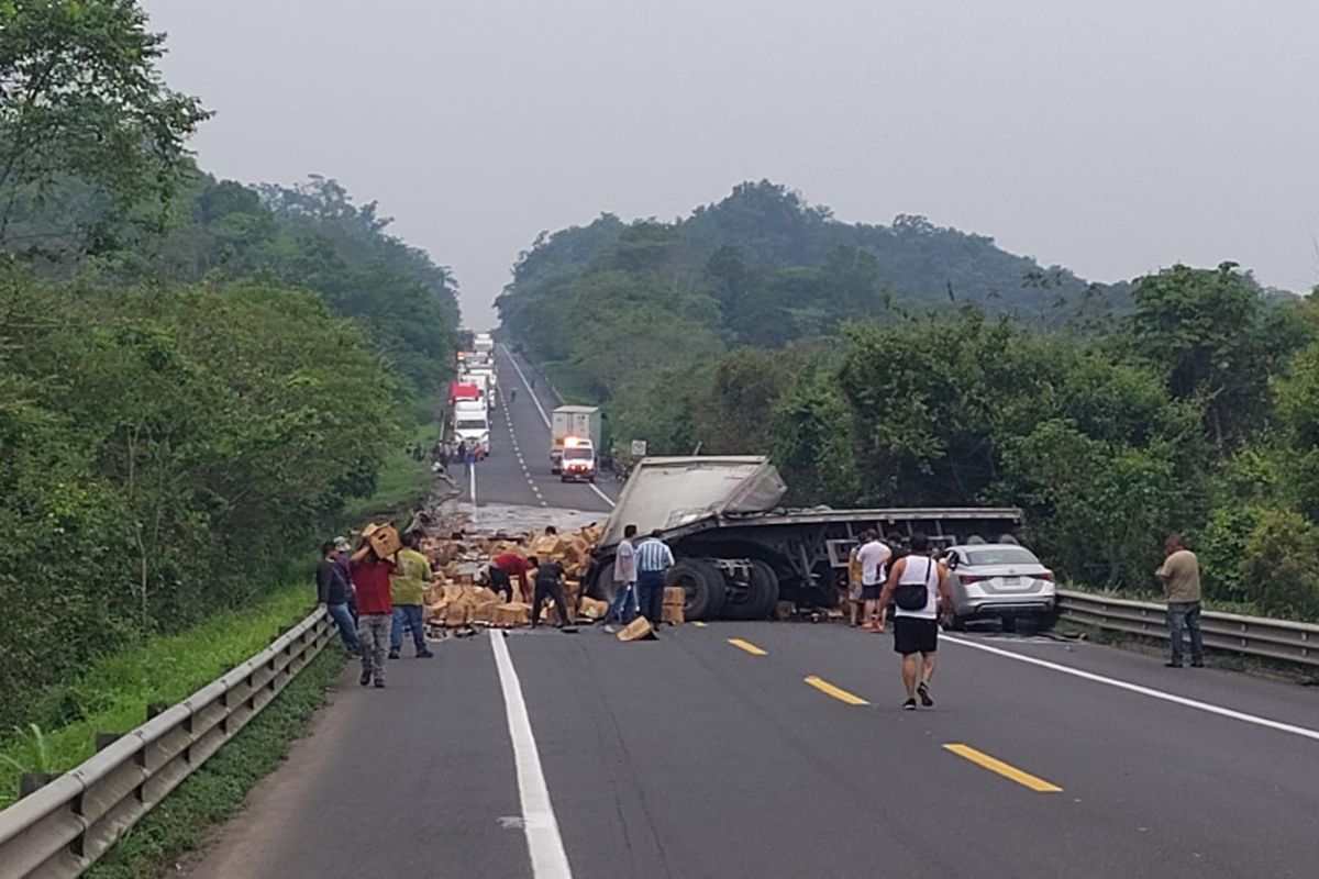 Cierran la México-Tuxpan hoy a la altura de Mecapalapa