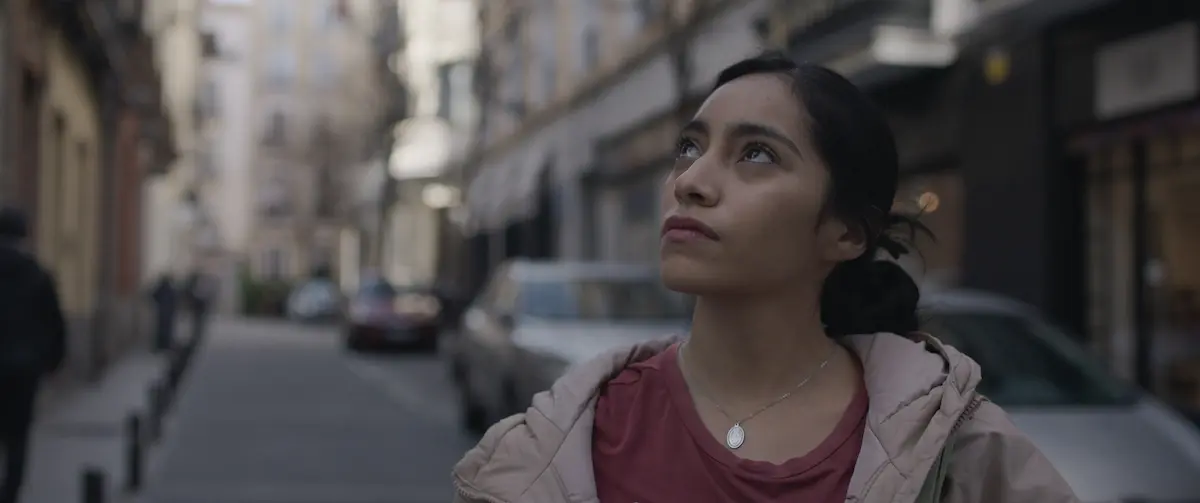 Adriana Paz brilla bajo la dirección de Diego Luna