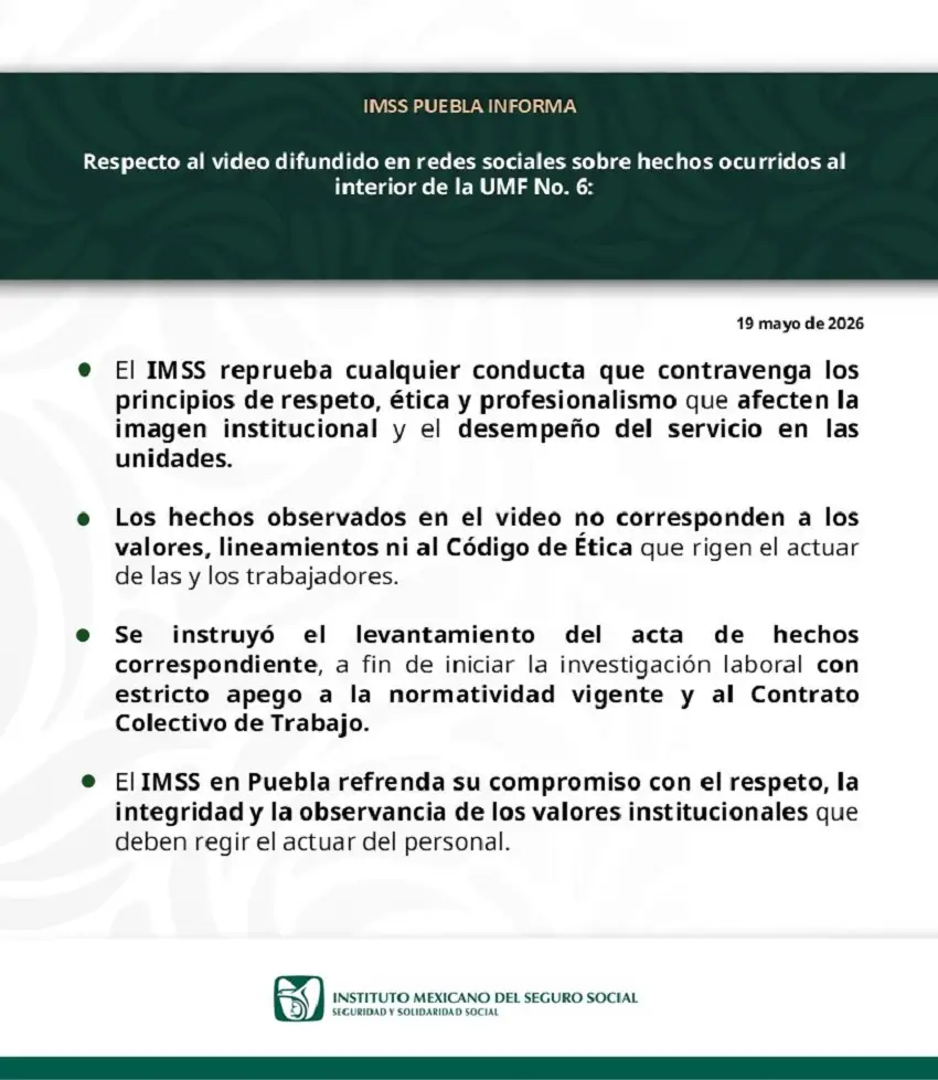 Cachan a trabajadores de clínica 6 del IMSS de Puebla besándose