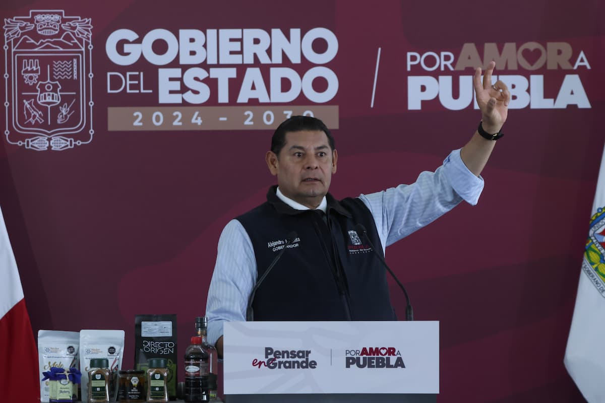 Anuncia Armenta mil millones de pesos de inversión para el Aeropuerto Hermanos Serdán
