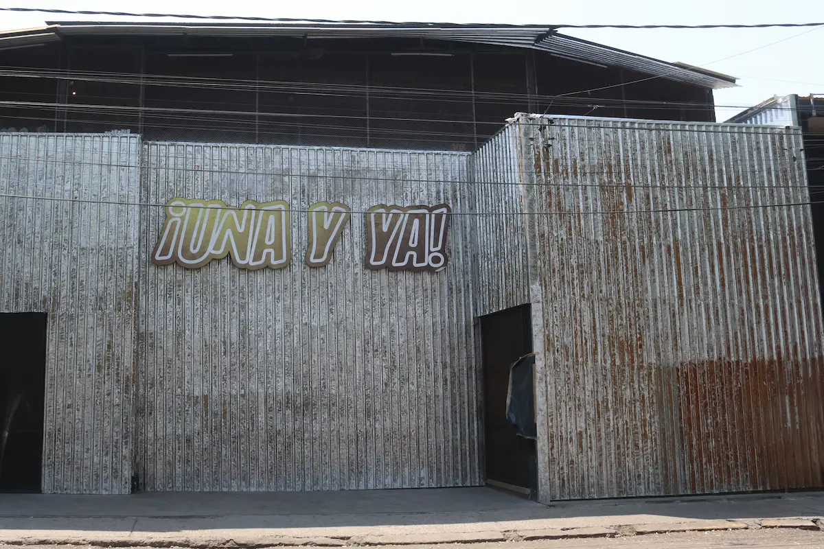 Profeco clausura bar Una y Ya de la Juárez por cobrar propina del 20% sin consentimiento 3 Profeco clausuró bar Una y Ya de la Juárez