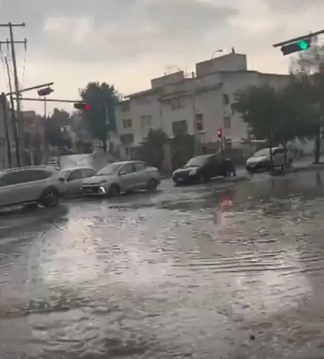 Fuertes lluvias en Puebla hoy 26 de mayo y granizo cubren calles