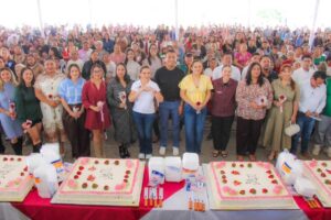 Roberto Solís y Shamy Spezia encabezan magno festejo del Día de las Madres; reúnen a más de 3 mil mamás de Huejotzingo