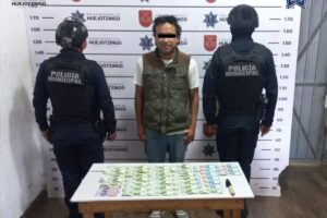 Policías municipales de Huejotzingo frustran intento de robo en hotel y recuperan dinero en efectivo
