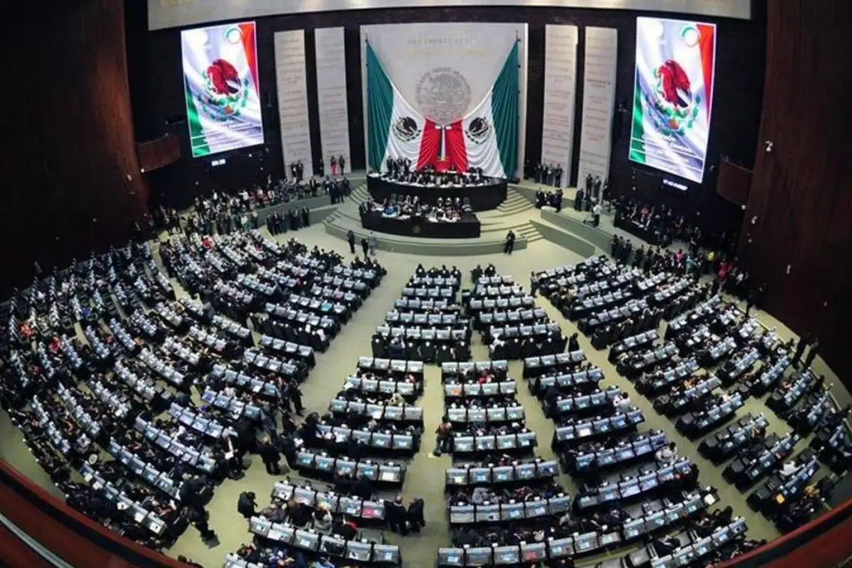Entre críticas, aprueban reforma judicial de Morena