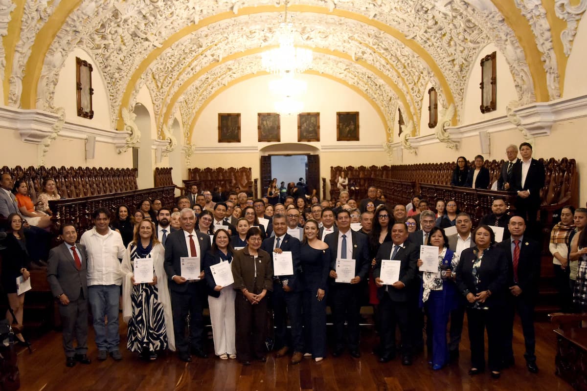 lilia cedillo reconoce adminitrativos 1