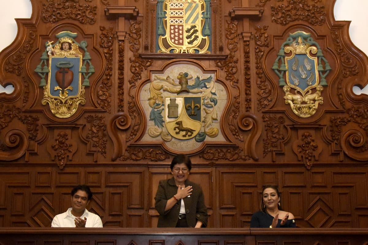 lilia cedillo reconoce administrativos 2