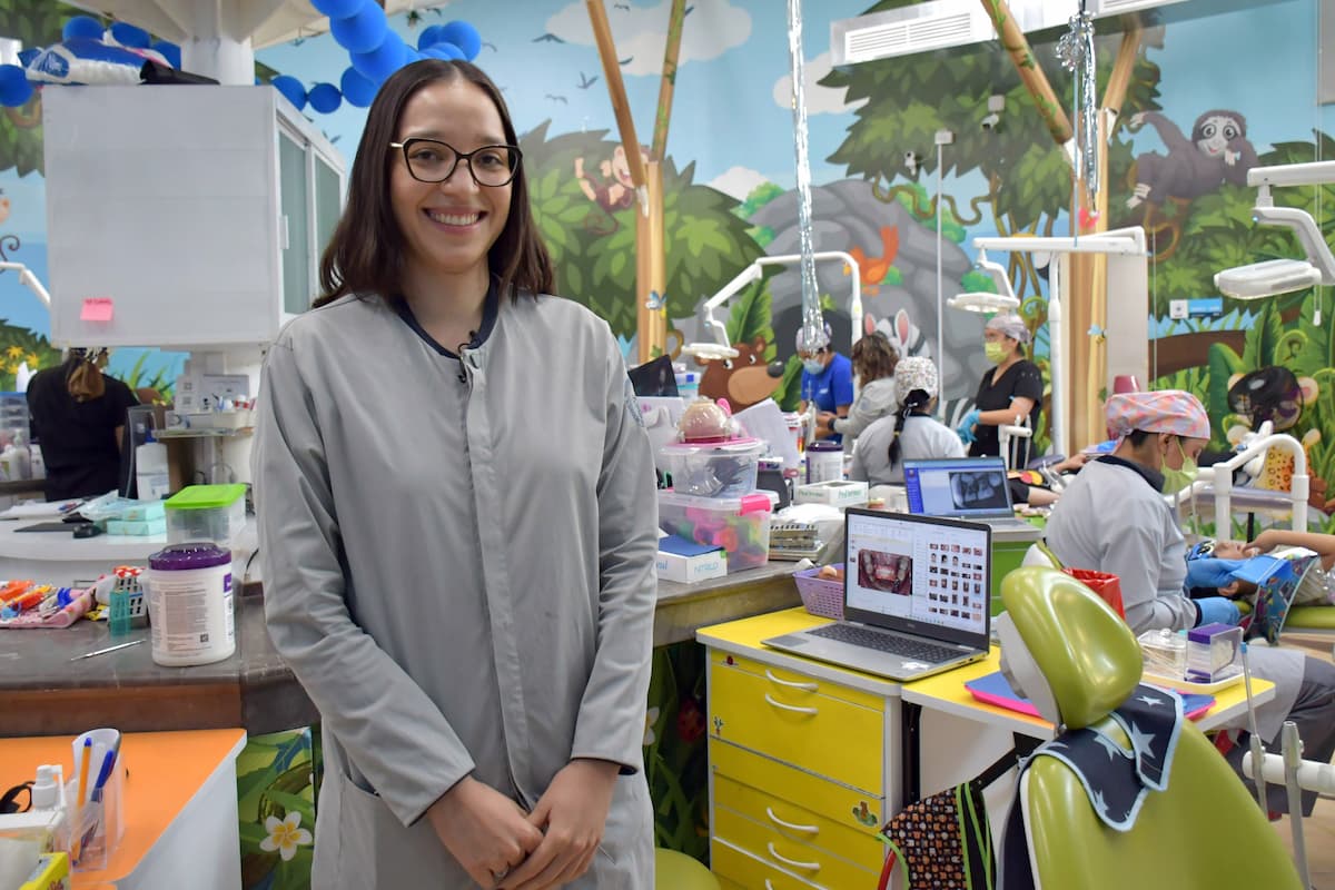 estudiante BUAP esmalte dental