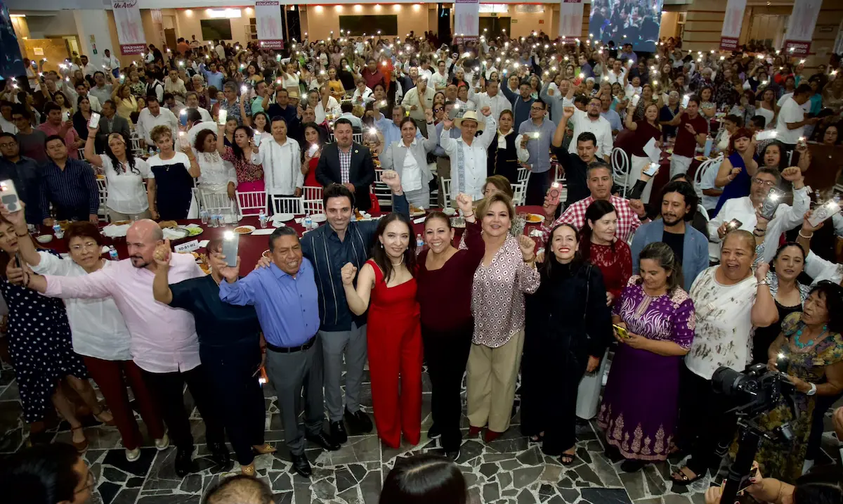 Maestros y maestras, transformadores de Puebla y tutores del bienestar, afirma Laura Artemisa ante más de 5,500