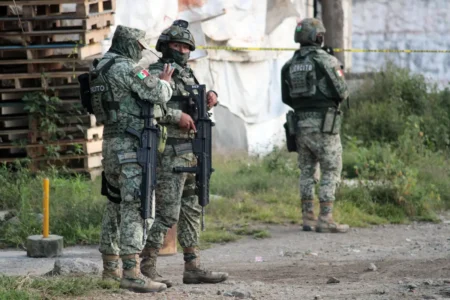 Localizan bolsas con restos humanos en la zona cañera de Chietla