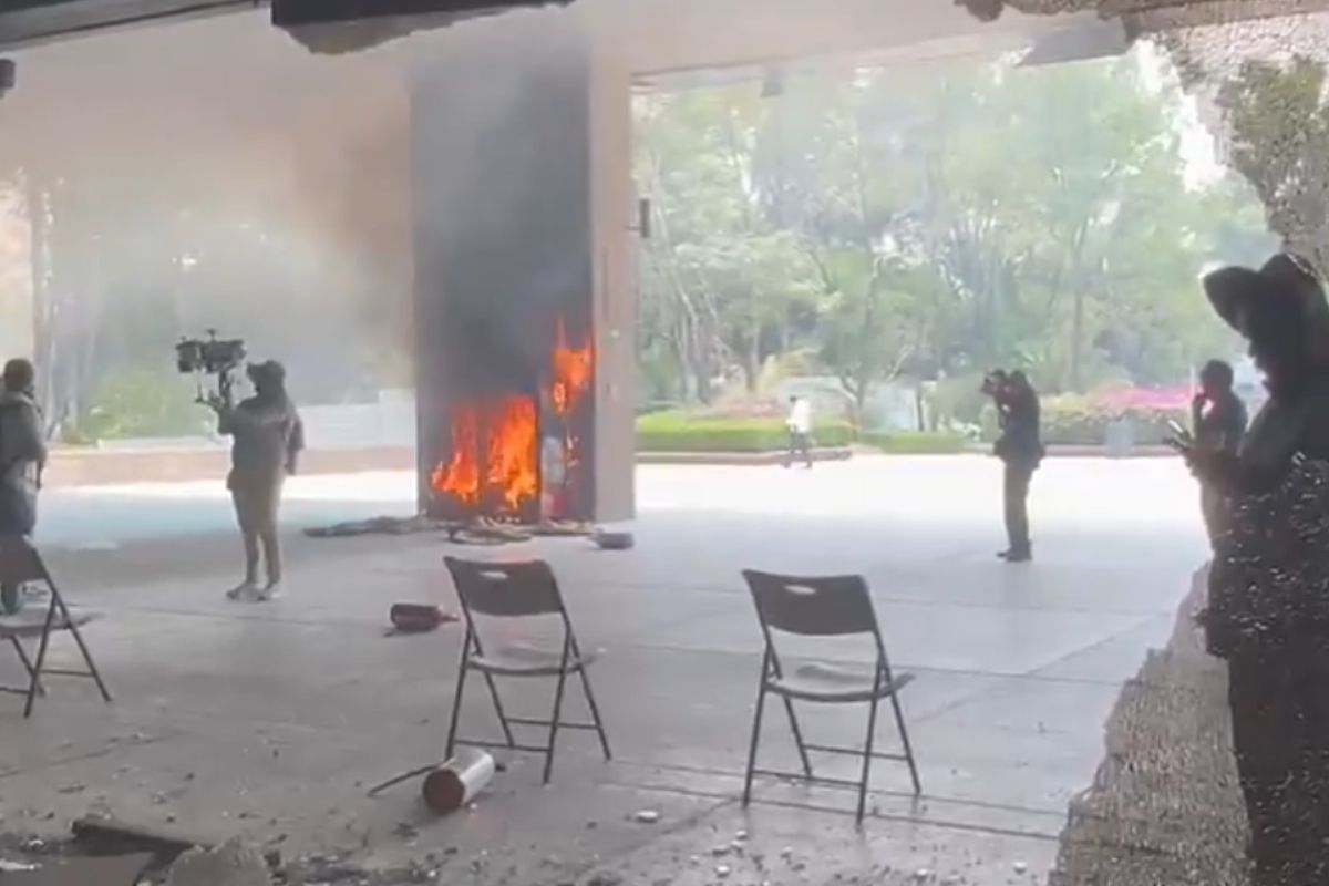 CNTE irrumpe en instalaciones de la SEP22
