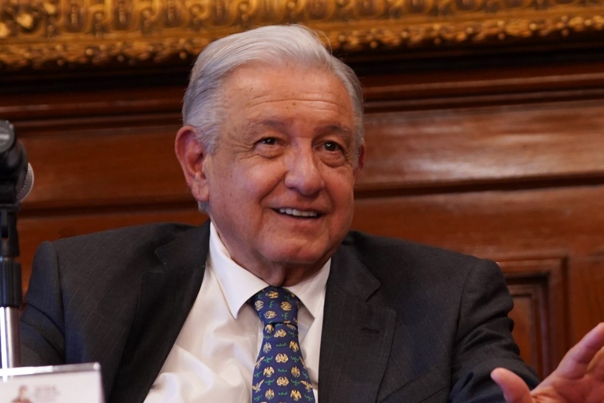 AMLO rompe el retiro político