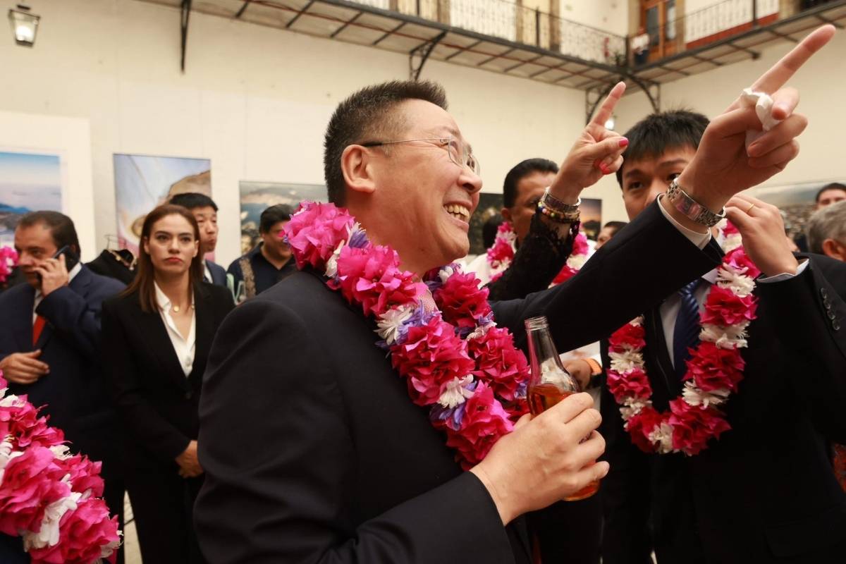 Embajador de China en México visita Zacatlán y conoce su riqueza cultural y artesanal