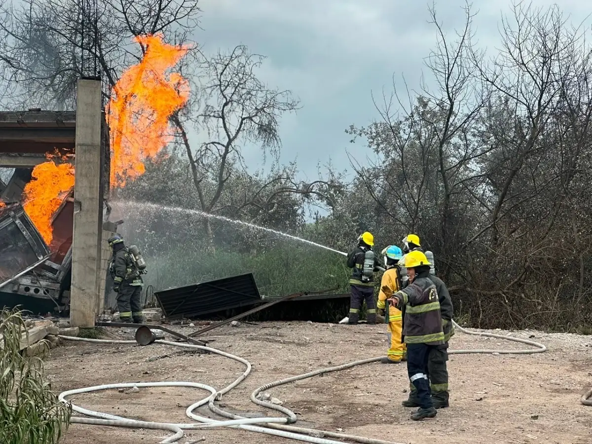 gobierno estatal atiende emergencia por explosión en Tepeaca