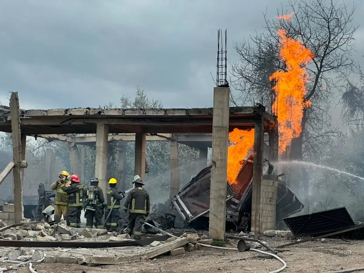 gobierno estatal atiende emergencia por explosión en Tepeaca