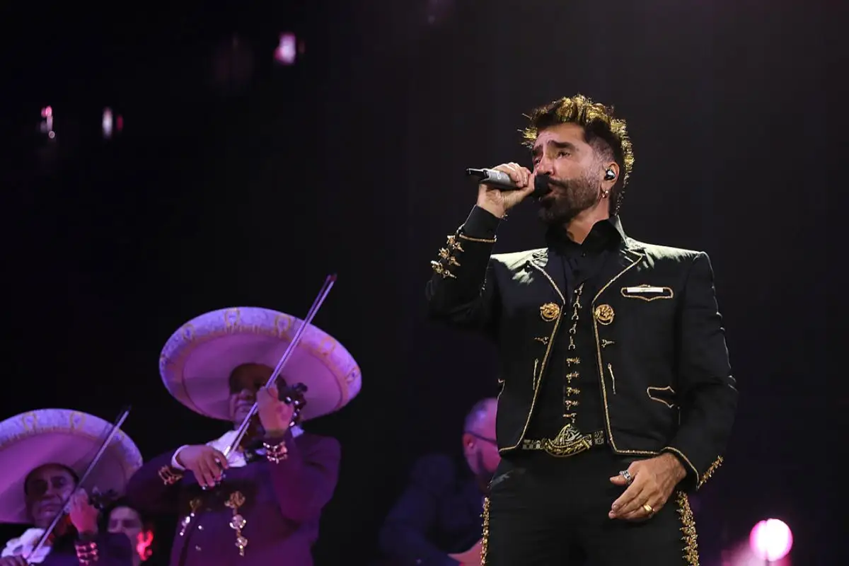 Alejandro Fernández cantará el Himno Nacional en el México vs Sudáfrica