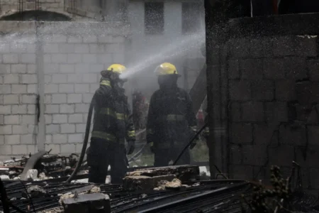 Gobernador reporta tres heridos por explosión de pipa ilegal en Tepeaca