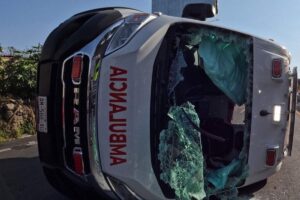 vuelca ambulancia en la federal a Atlixco 6