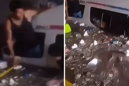 Inundaciones en Estado de México dejan combi atrapada