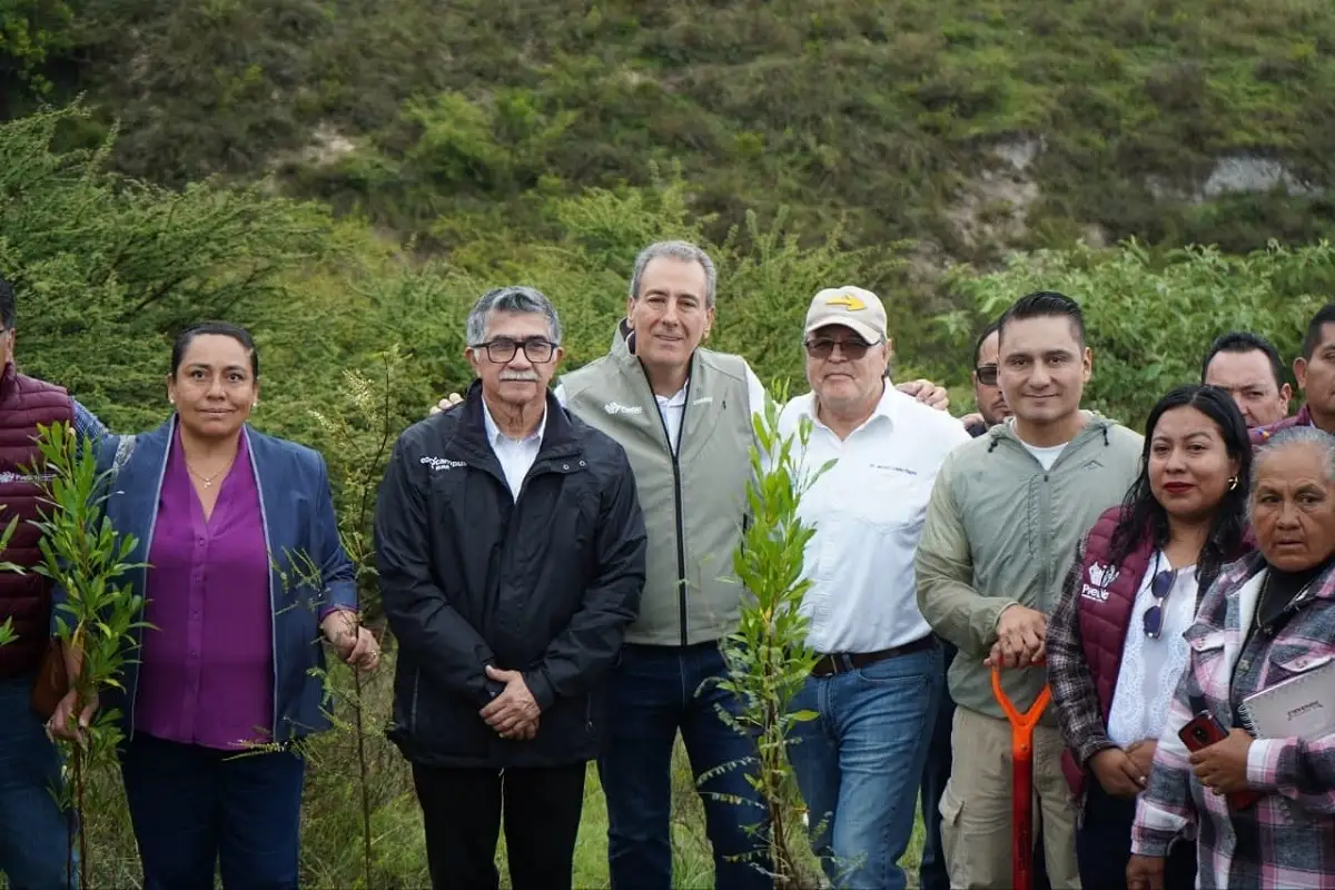 Encabeza Pepe Chedraui jornada de reforestación en Ecocampus BUAP