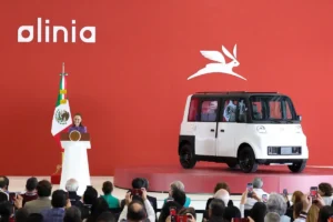 Gobierno federal presenta Olinia; Talento poblano clave en primera fase del vehículo