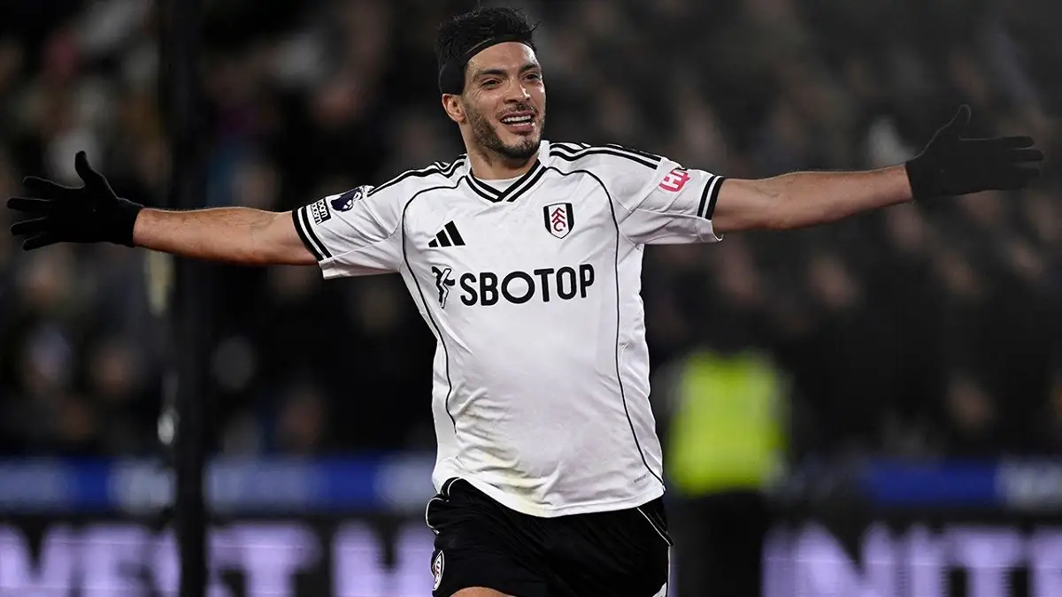 Raúl Jiménez deja el Fulham y se queda sin equipo antes del Mundial