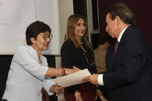 Entrega Rectora Lilia Cedillo reconocimientos para celebrar el Día del Contador Público