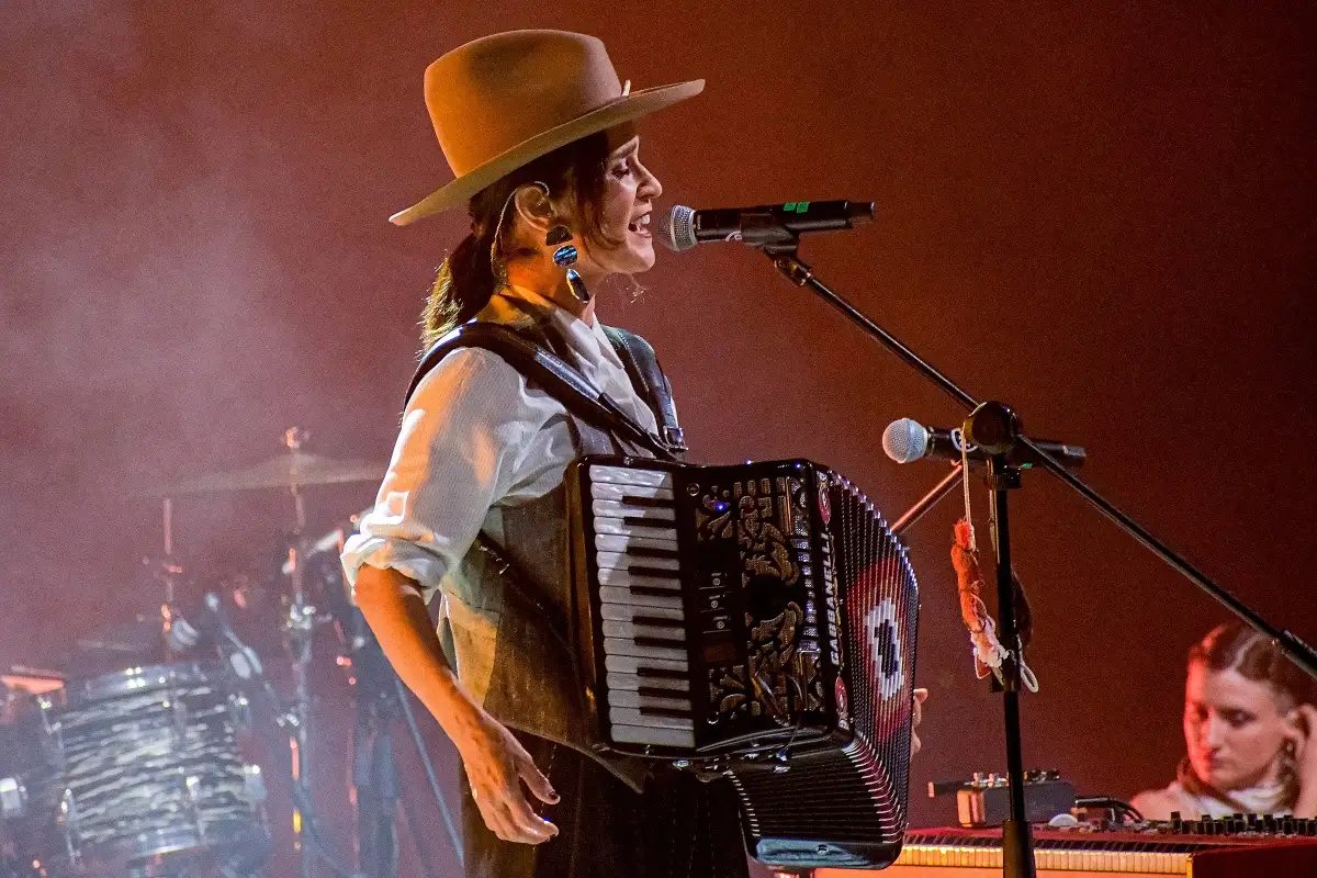 Julieta Venegas conquista Puebla con su Tour Norteño 